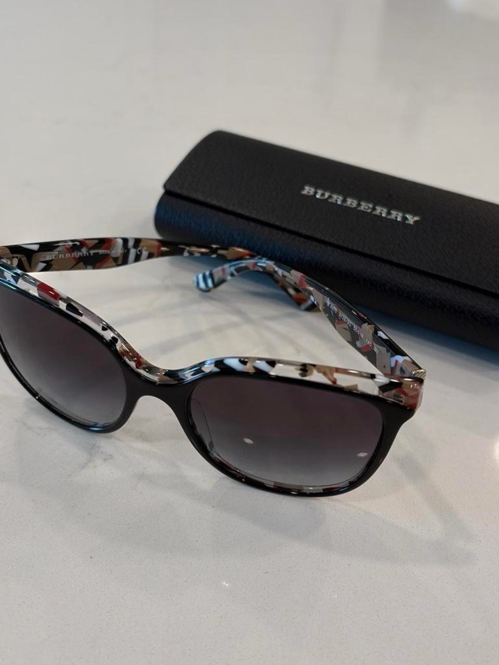 Burberry Multicolor Patterned Acetate Sunglasses with Gradient Gray Lenses